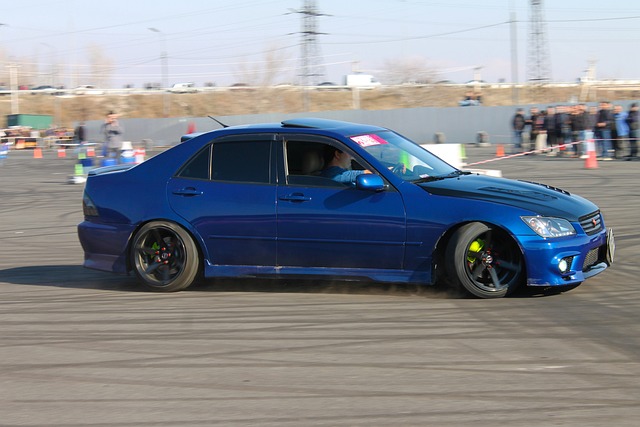 以西班牙的 以西班牙的