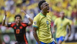 人瞩目的亚 人瞩目的亚